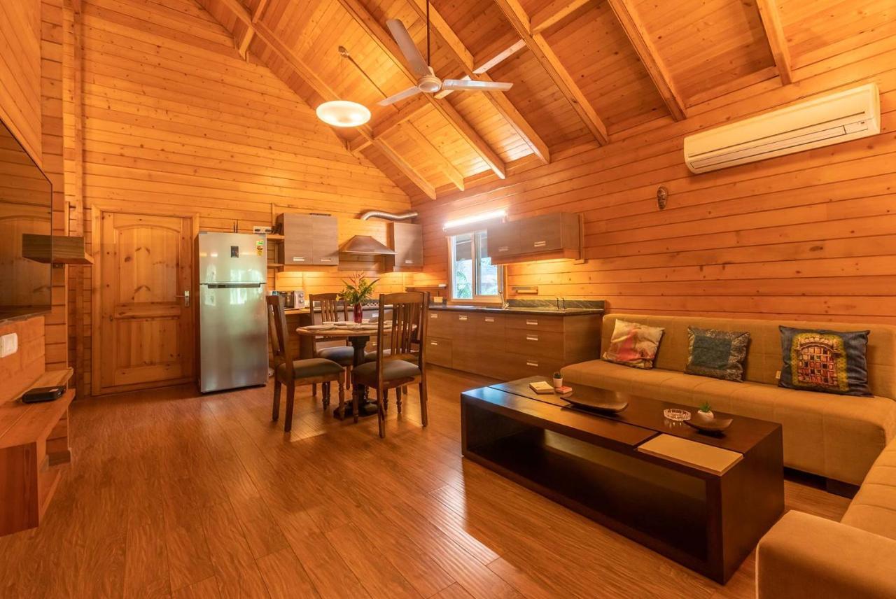 Nature'S Abode - The Wooden Villa At Morjim By Stayvista المظهر الخارجي الصورة